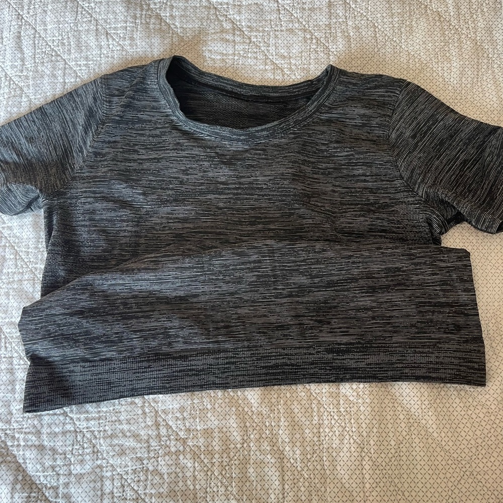 Lululemon Swiftly tech short sleeve shirt